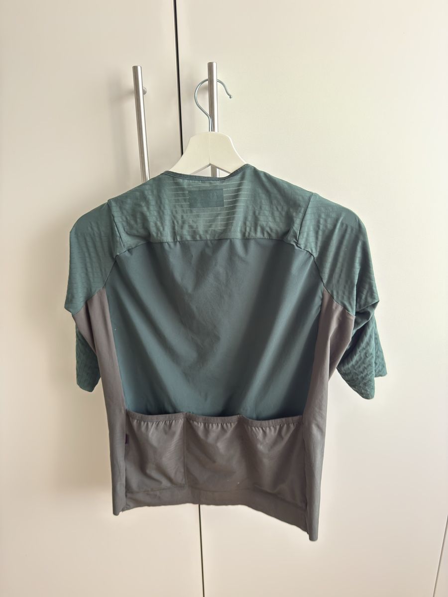 Pas Normal Studios Canottiere & Pantaloni: Pas Normal Studios Mechanism Pro Trikot Gr L – Nuovo (secondo la descrizione) da Hombrechtikon venduto da Sven_Gerber 1
