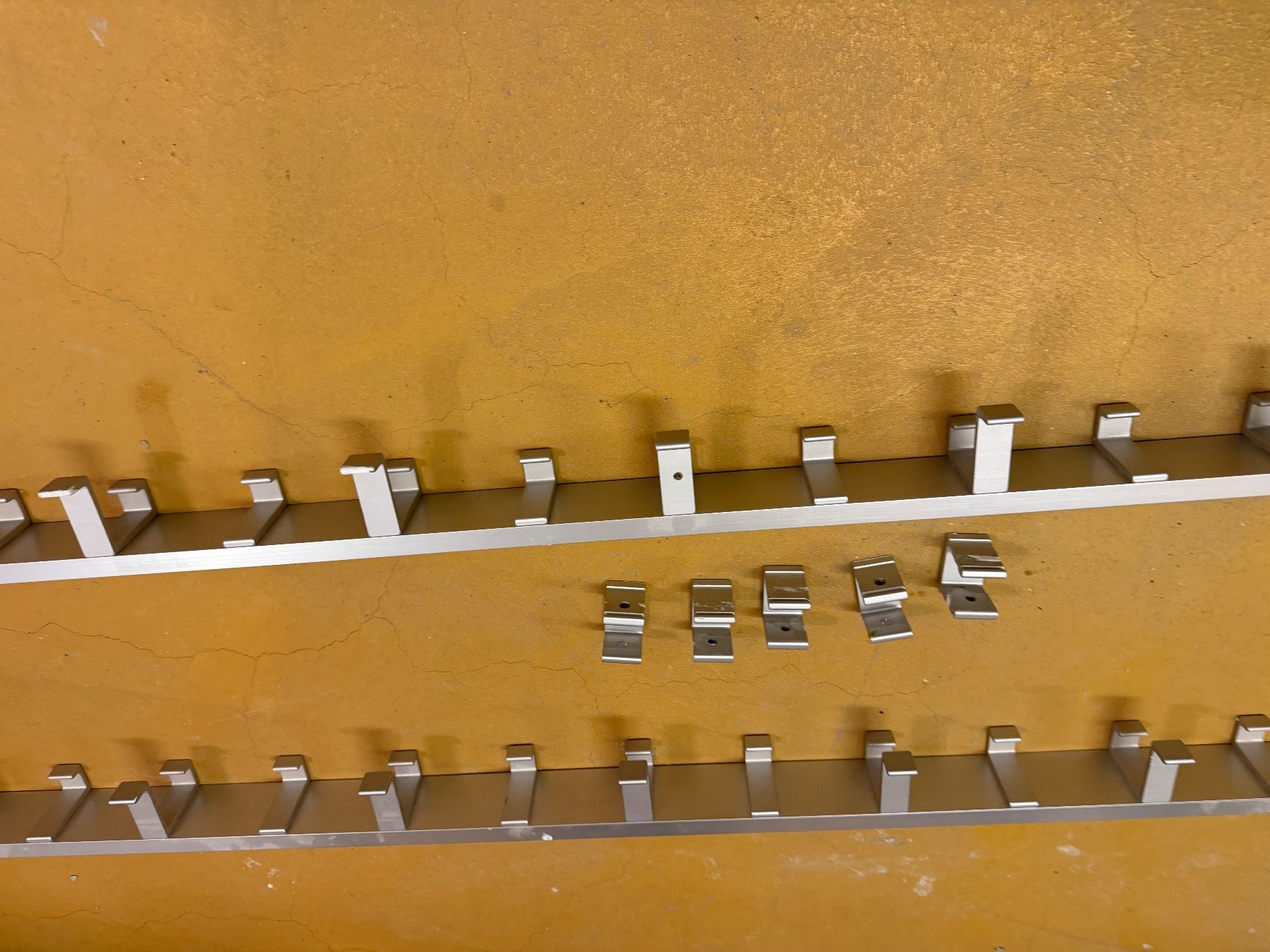 Garderobe: Kleidergarderobe – Gebraucht aus Herisau von Scorpion445