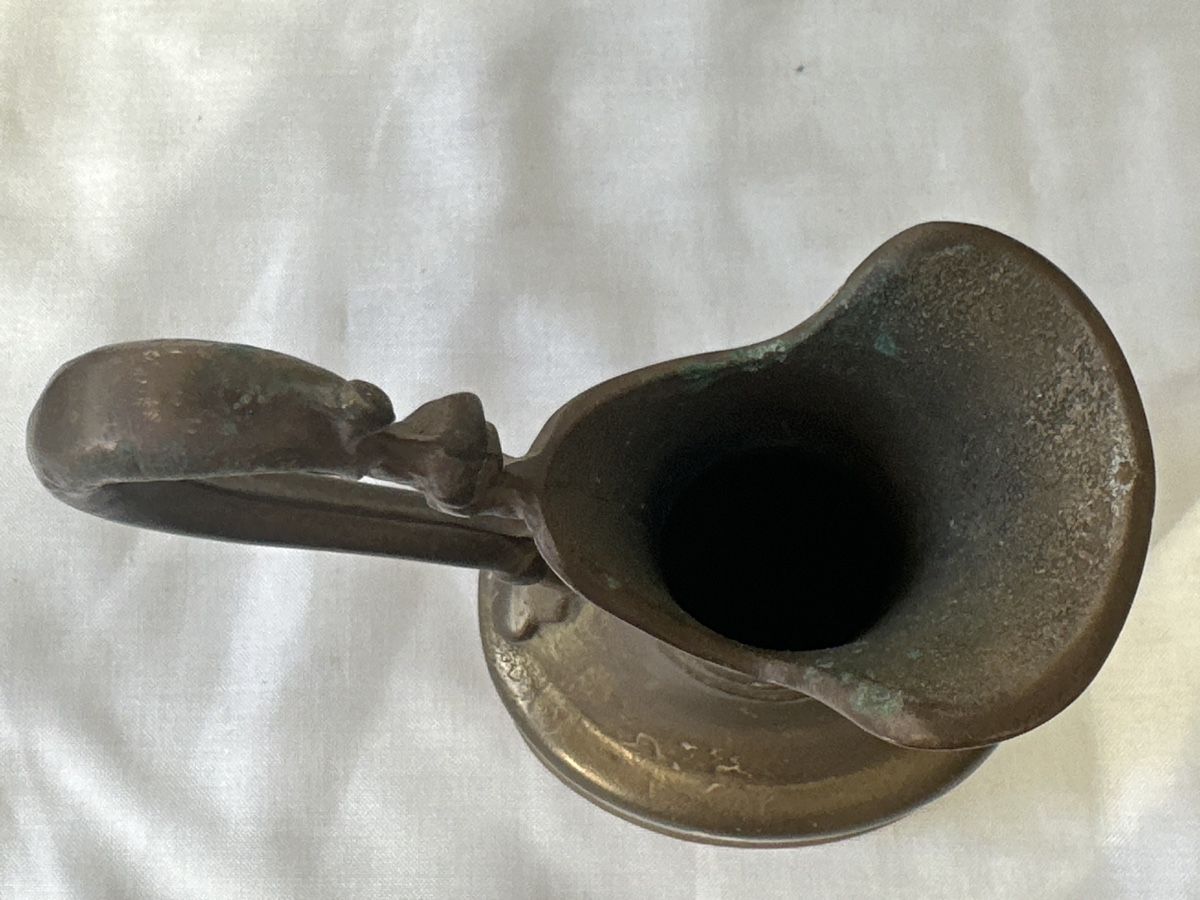 Carafes: Antike Messingkanne mit  Dekor – D'occasion à Zürich par Chaeffeler 5
