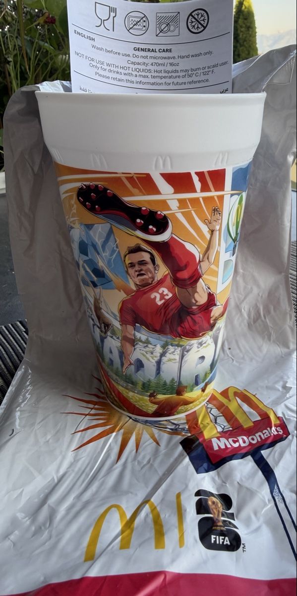 Contenitori & Simili: McDonald’s WM-Becher: Shaqiri – Nuovo (secondo la descrizione) da Emmenbrücke venduto da MZJackson