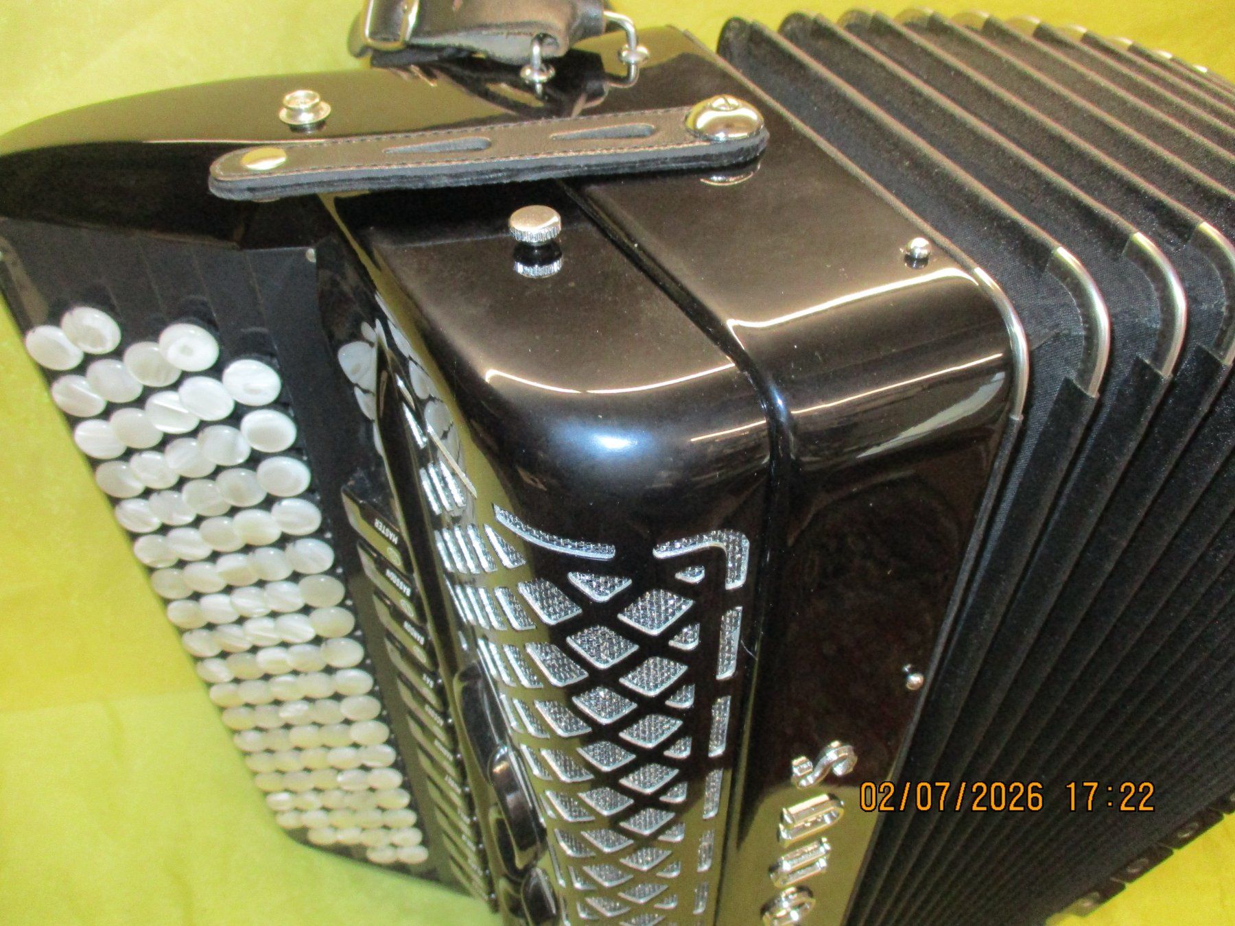 Musikinstrumente: Akkordeon Sonus Supermaster – Gebraucht aus Jegenstorf von Oktavio 7