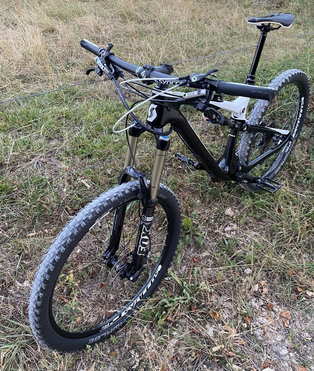Scott Biciclette: Scott Genius 720 Fully mit Fox/M Carbon/weiss/schwarz – Usato da Rickenbach SO venduto da Tsira 3