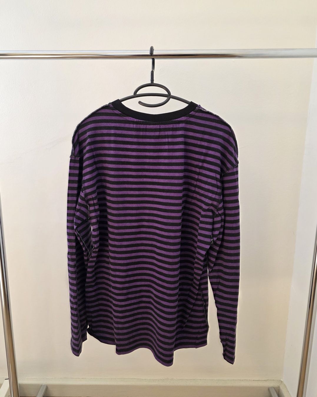 Bershka T-shirts: Gestreiftes Langarmshirt Bershka – D'occasion à Rothenfluh par sel_j856 1