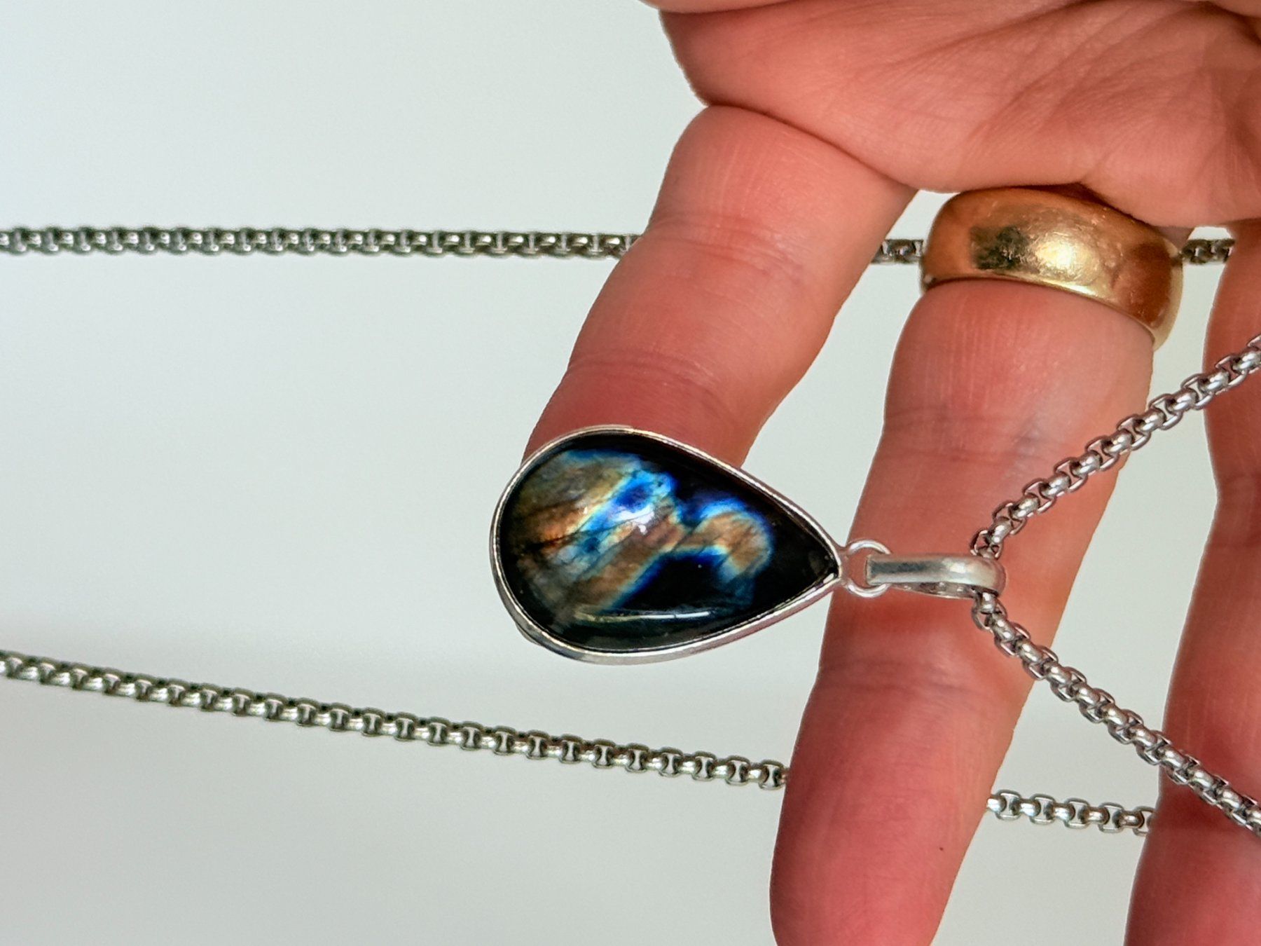 Ketten: Collier avec labradorite - Élégant & Naturel! – Neu und originalverpackt aus Genève von AWWA 5