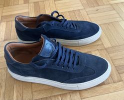 Ledersneaker der Marke Day