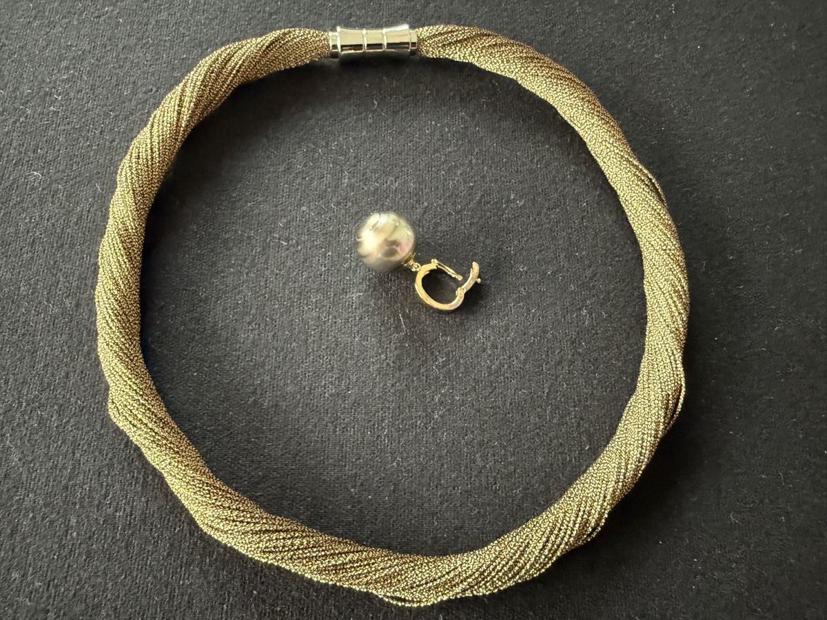 Catenine: Ausgefallenes Halscollier mit Südseeperle – Usato da Thalheim AG venduto da Cox-51 5