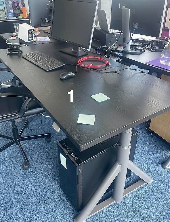 Ikea Bureaux: IKEA Bureau assis/debout noir 160x80 – D'occasion à Ecublens VD par tngforever