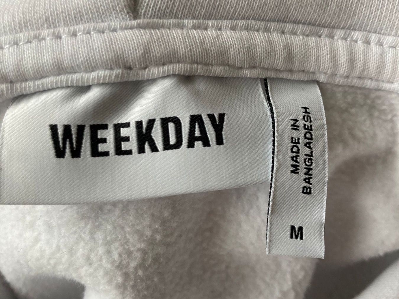 Weekday Maglioni & Felpe: Weekday Hoodie – Usato da St. Gallen venduto da look-twice 3