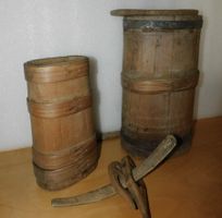 antike 2 Holzbhälter ideal für Deko  40 hoch 23 cm dm  30 cm