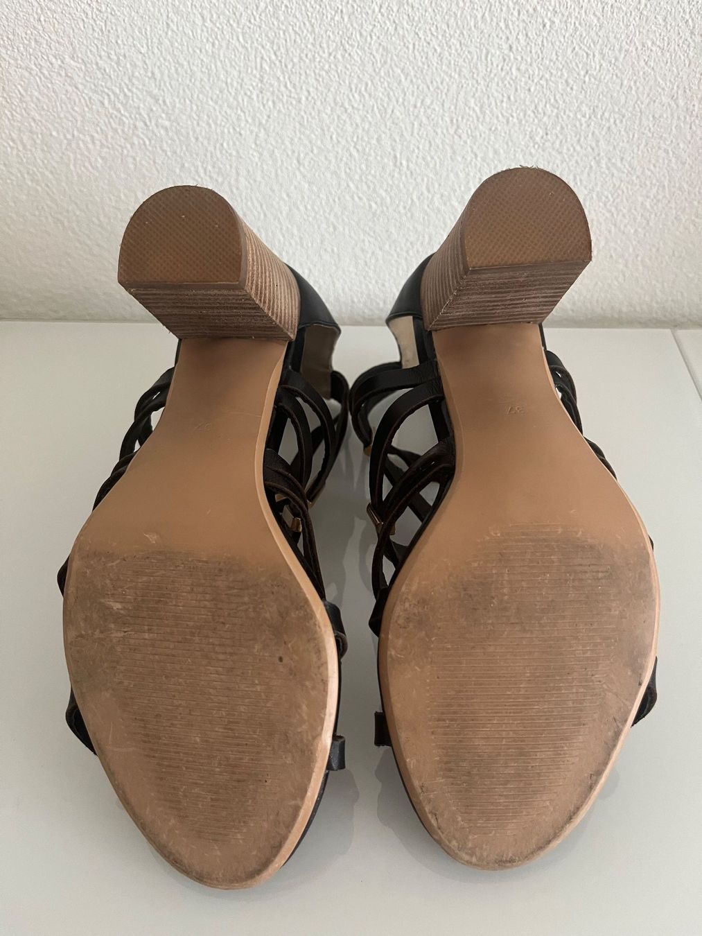 Heine Scarpe da donna: Sandalen, schwarz mit Blockabsatz, von Heine – Usato da Kloten venduto da SANTALA23 5