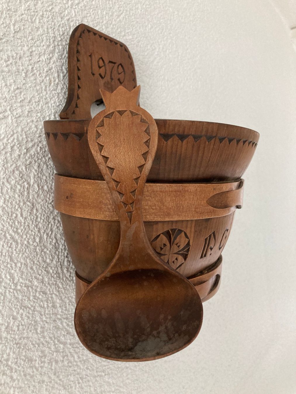 Tutte le decorazioni: Melchterli mit Schnitzerei mit Löffel Gebraucht – Usato da Steffisburg venduto da pet_2d5t 4