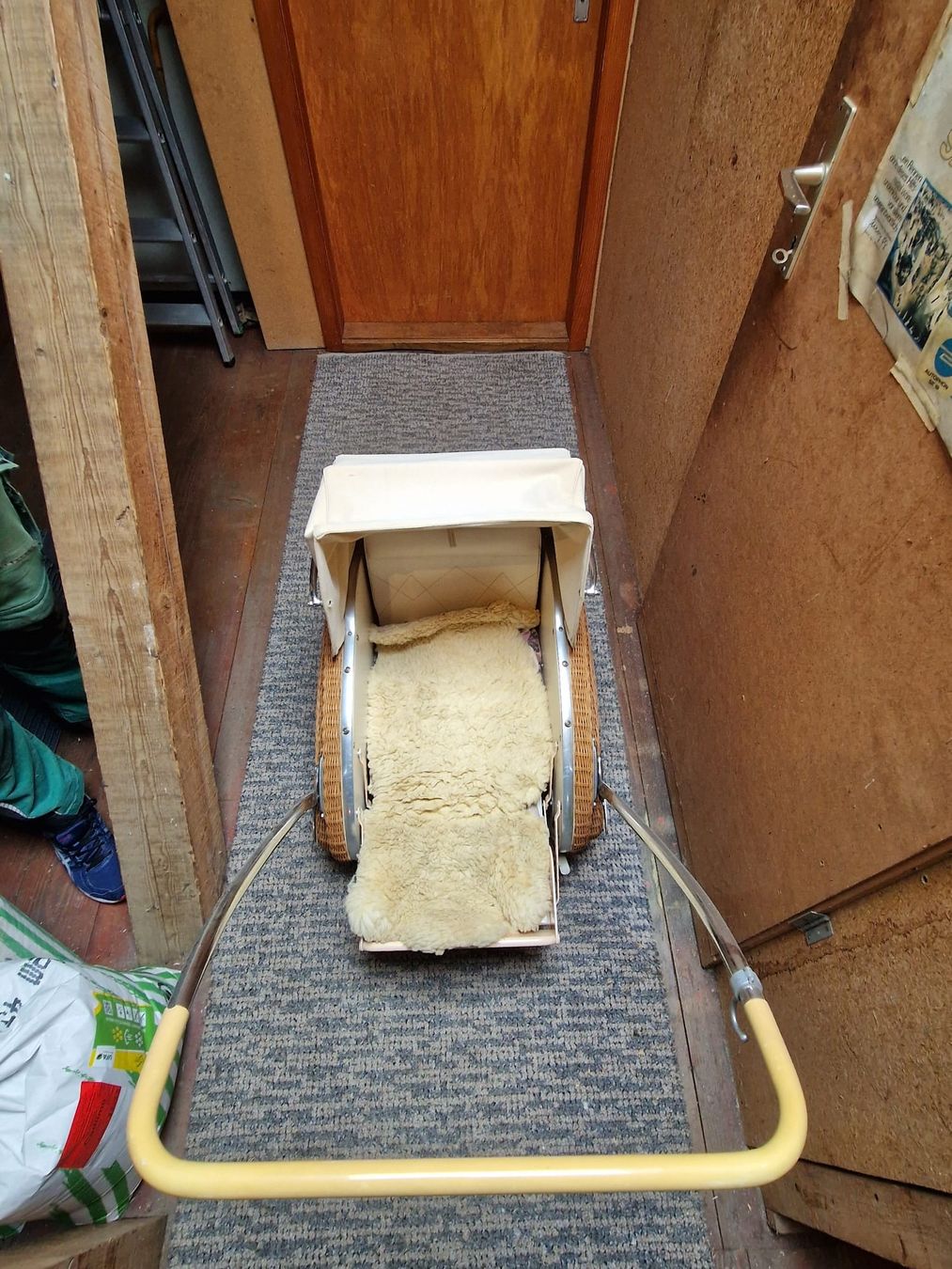 Carrozzine: antiker Kinderwagen – Usato da Utzenstorf venduto da mawy98 4