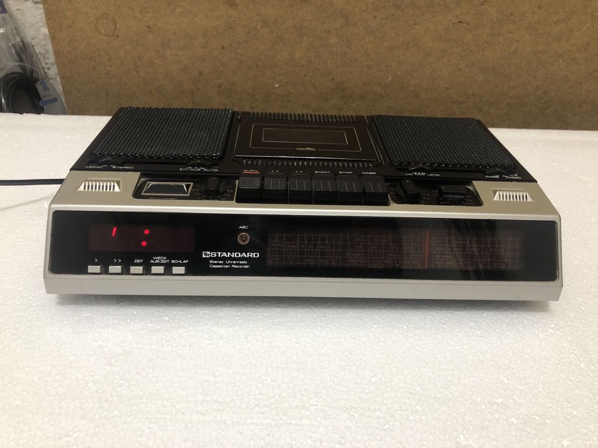 Radio: Vintage Radio Cassete Standard – Usato da Biel-Bienne venduto da alos07