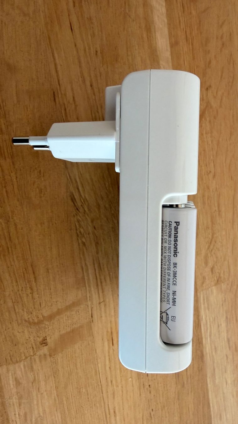 Panasonic Caricatori & Batterie: Akkuladegerät - Panasonic BQ-CC17 Advanced mit 4 Batterien – Usato da Winterthur venduto da Secondhand-Family 6