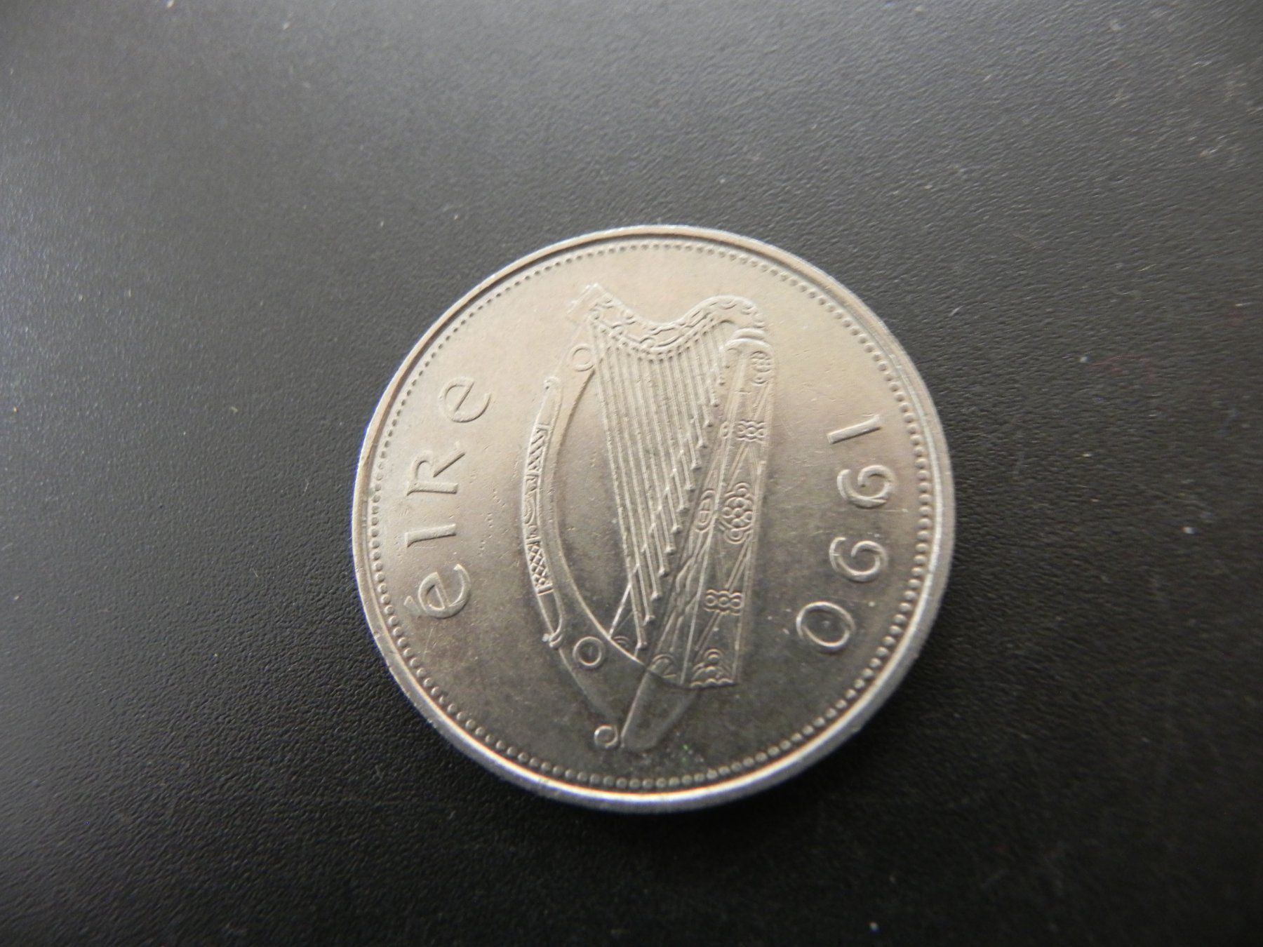Tutti le monete: Irland 1 Punt 1990 – Usato da Biel/Bienne venduto da Gogolozi 1