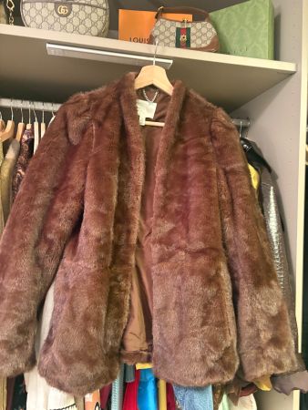 Warmer Winter-Look: Braune Kunstfelljacke - Grösse S Neue 😍
