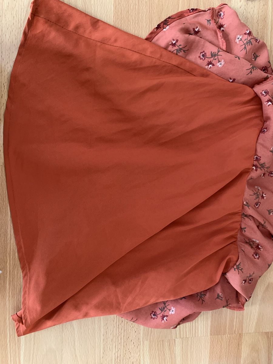 Hollister Gonne: Jupe Hollister - Fleurie - Taille S – Usato da Prangins venduto da val_2c72 1