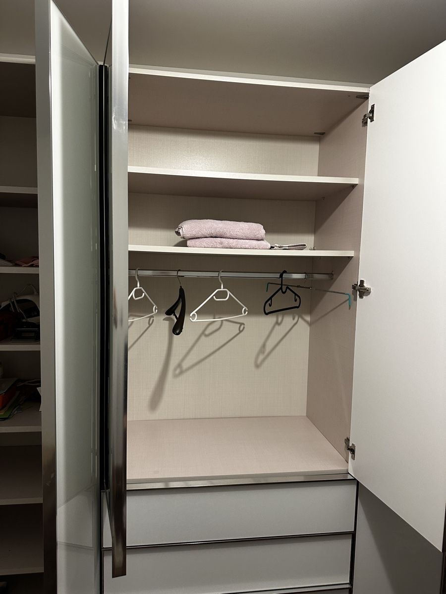 Armadi: Grosser Kleiderschrank mit Spiegel – Usato da Adliswil venduto da jara_lou 2