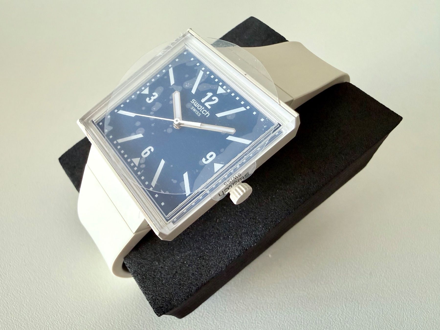 Swatch Orologi: SWATCH "WHAT IF...TARIFFS?“ 39% + Anchor blue cord bracelet – Nuovo (secondo la descrizione) da Le Mont-sur-Lausanne venduto da LycaGallery 2