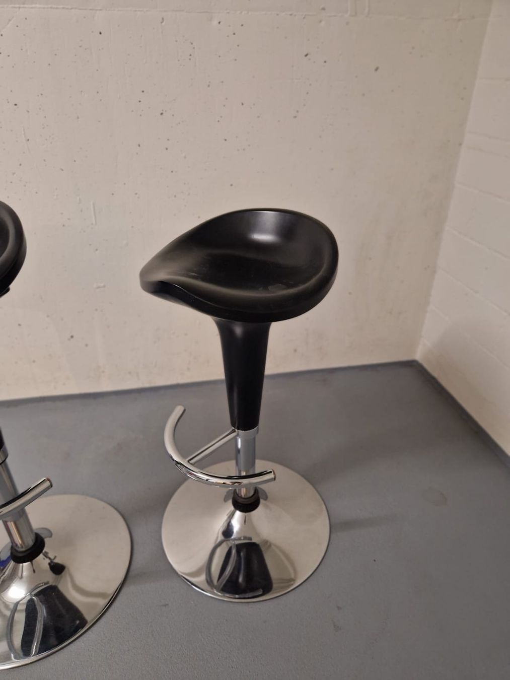 Tabourets: Moderne, höhenverstellbare Barhocker – D'occasion à Niederrohrdorf par nlo_dcy2 5