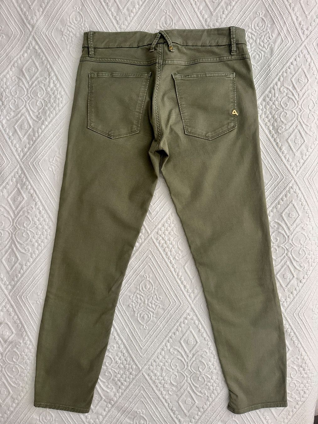 Jeans: CYCLE-Jeans, Gr. 30, olivgrün – D'occasion à Erlinsbach SO par Romstrasse 1