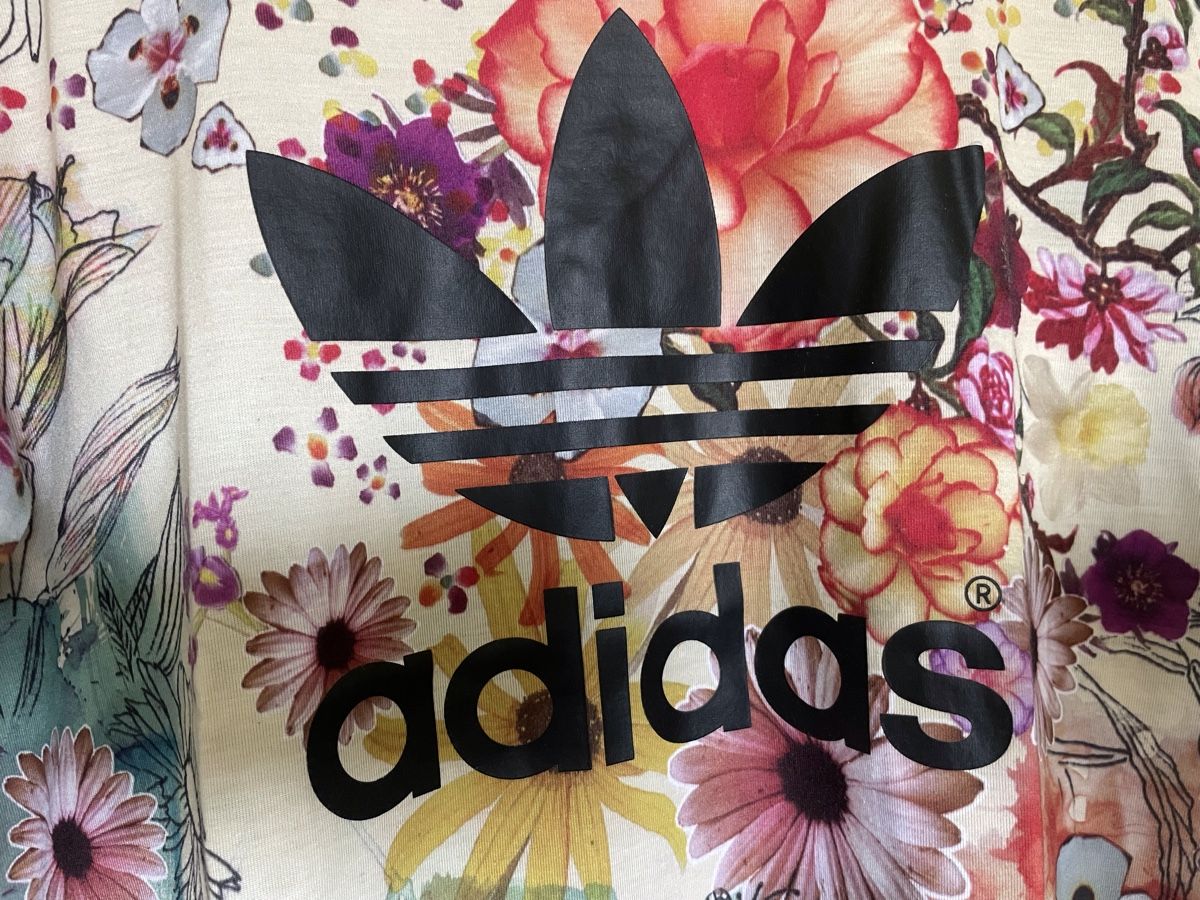 Adidas T-Shirts: T-shirt Adidas fleuri, taille S/36 – Neu (gemäss Beschreibung) aus Vuadens von Nina11 2