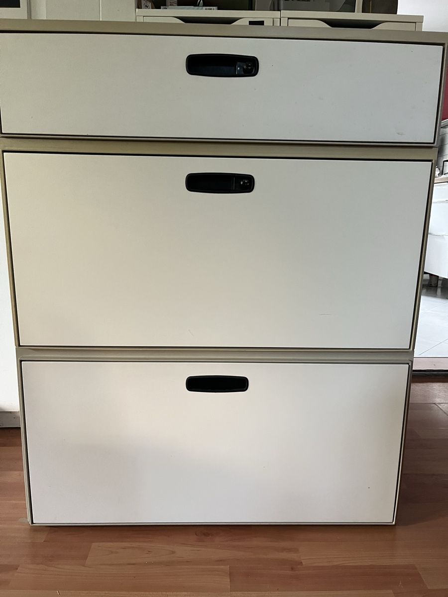 Scaffali: Vitra Aktenschrank   – Usato da Thalwil venduto da Mari2017