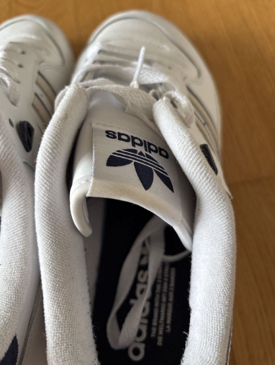 Adidas Scarpe da uomo: Adidas Rivalry Low Baskets, taille 43,5 excellent état – Nuovo (secondo la descrizione) da Payerne venduto da mike_lth 5