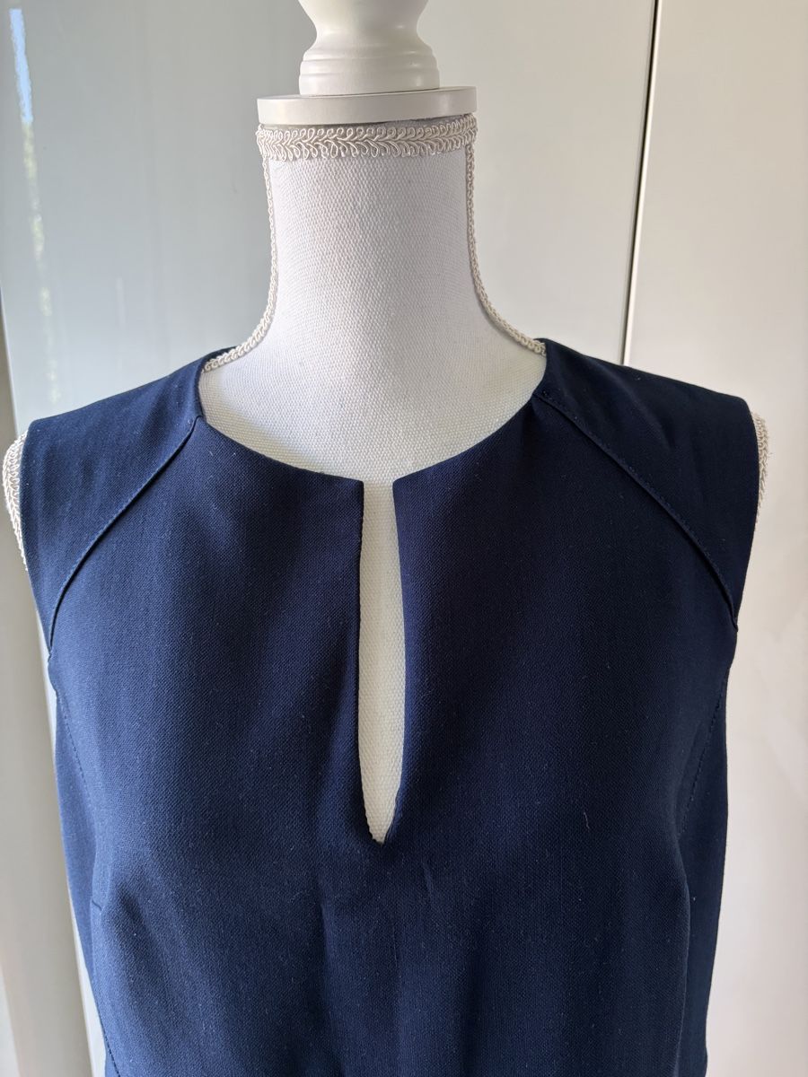 Mango Kleider: SOLD - Mango classic cut – Gebraucht aus Nyon von Deb_D39 4
