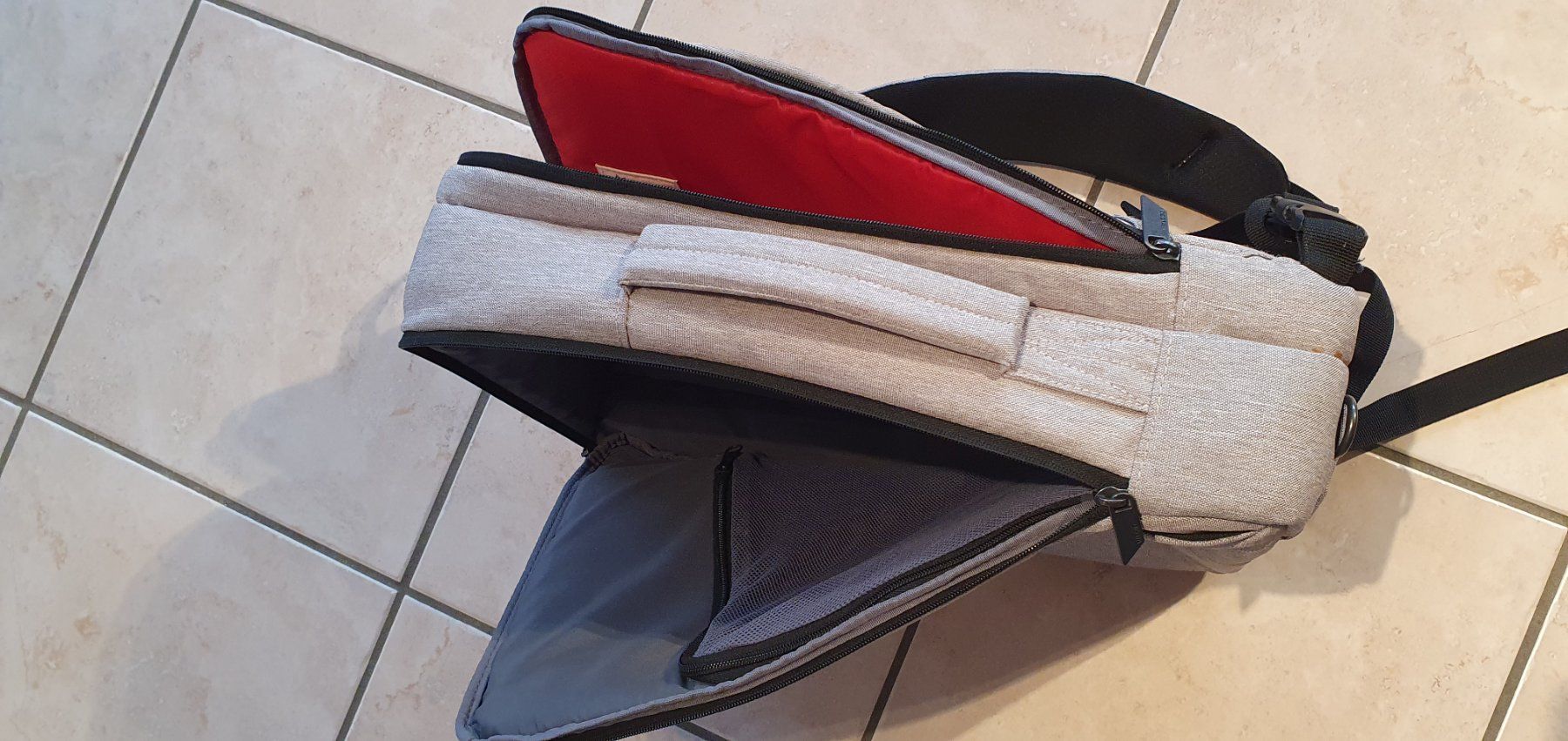 Rucksäcke: Sac à dos pour ordinateur Dicota – Gebraucht aus Moutier von mar_7nrw 4