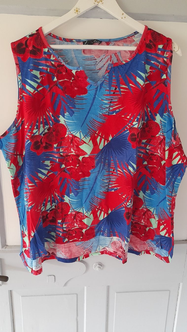 T-shirt: Sommershirt Ärmellos gr. 52/54/ line plus – Usato da Nesslau venduto da Churfirsten08