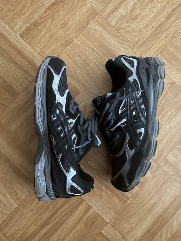 Herrenschuhe: Asics 44 – Gebraucht aus St. Gallen von 84PYREXLIVIN06 1