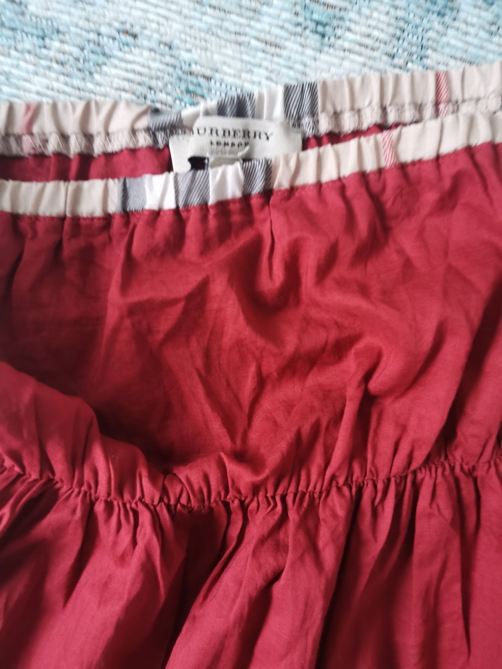 Burberry Robes: Burberry schulterfreies Kleid – D'occasion à Zollikon par Oksana206 1