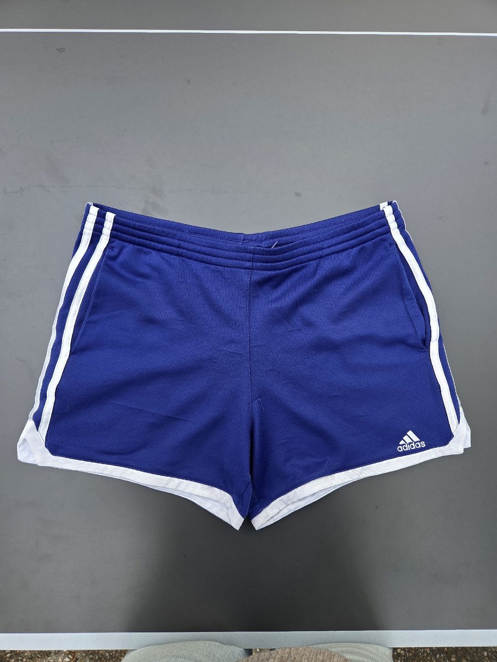 Adidas Hosen: Adidas Shorts – Gebraucht aus Zürich von mi.ha.6