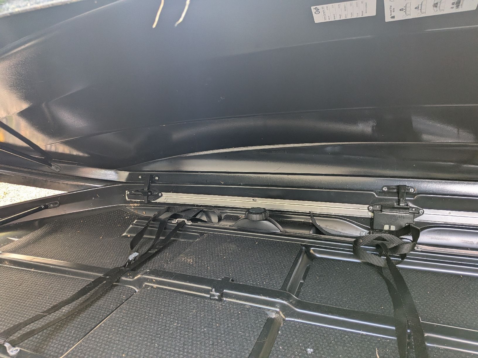 Thule Box da tetto: Volvo Dynamic 900 box with bars – Usato da Givrins venduto da avb_5sqx 5