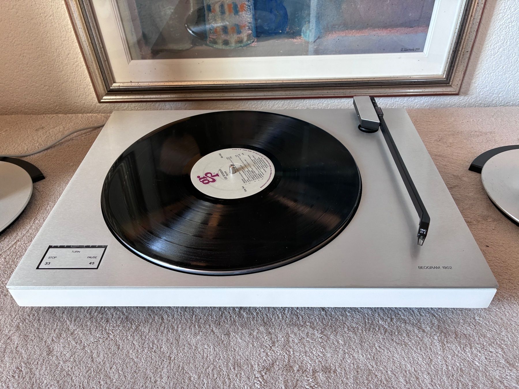 Bang & Olufsen Giradischi: White B&O Beogram 1902 radial turntable , year 1977 . – Usato da Zürich venduto da HiFiAtelier 1