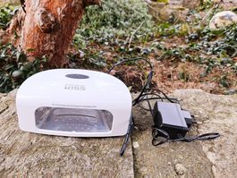 KISS UV LED Lampe Gel-/Kunstnägel & UV-trocknendem Nagellack