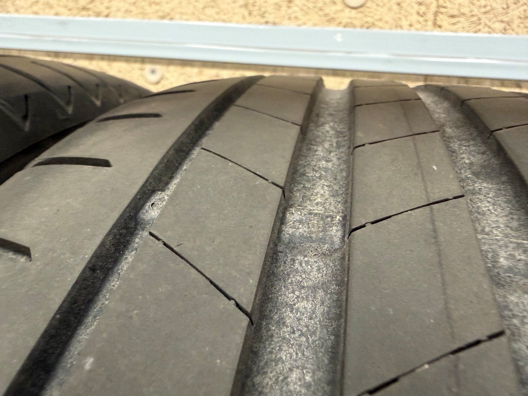 Bridgestone Pneus & Kompletträder: Sommerpneus 18" / Bridgestone – Gebraucht aus Schönried von Bahnhofgarage-Haldi 6