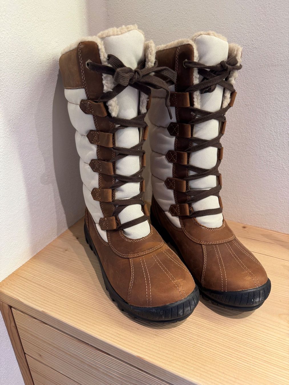 Timberland Scarpe da donna: Timberland Snowboot / Winterstiefel, neu, Gr. 38.5 – Nuovo (secondo la descrizione) da Zweisimmen venduto da kakibe