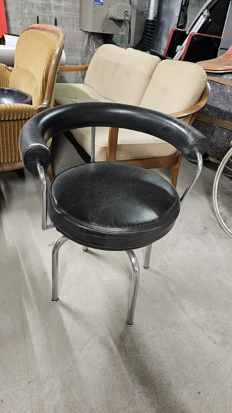 Cassina Fauteuils: Le Corbusier LC7 Cassina – D'occasion à Rheinfelden par Moeoep 1
