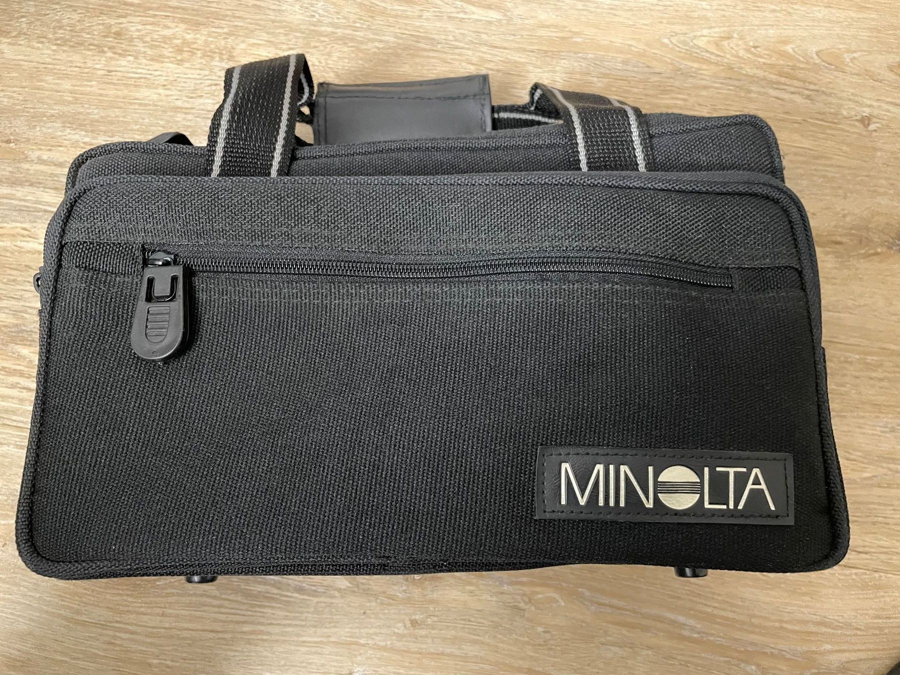 Minolta Fotocamera: Minolta Dynax 500si mit 2 Objektiven, Spiegelreflexkamera – Usato da Wädenswil venduto da towae 5