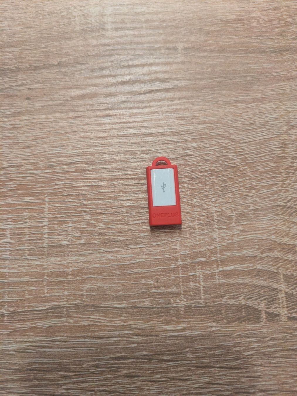 Unità & Adattatore: Original OnePlus One OTG Adapter Micro USB – Usato da Losone venduto da AlpineLayer