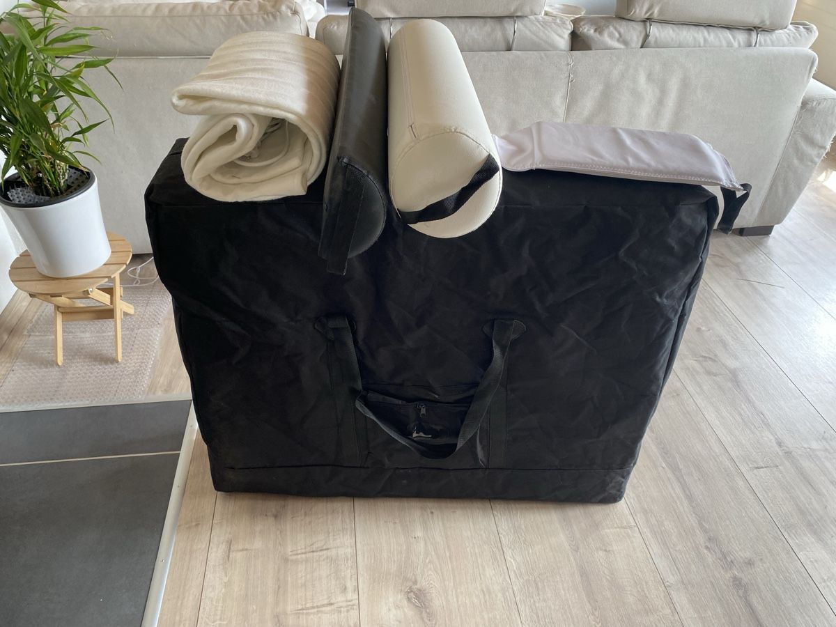 Appareils de massage: Table de massage pliable avec accessoires et sac – D'occasion à Renan BE par Pcapsule