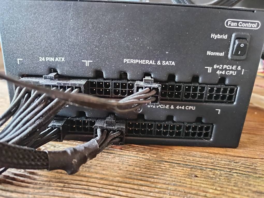 Corsair Componenti elettronici: Corsair Ax860W Netzteil – Usato da Brütten venduto da engiadinaa 1