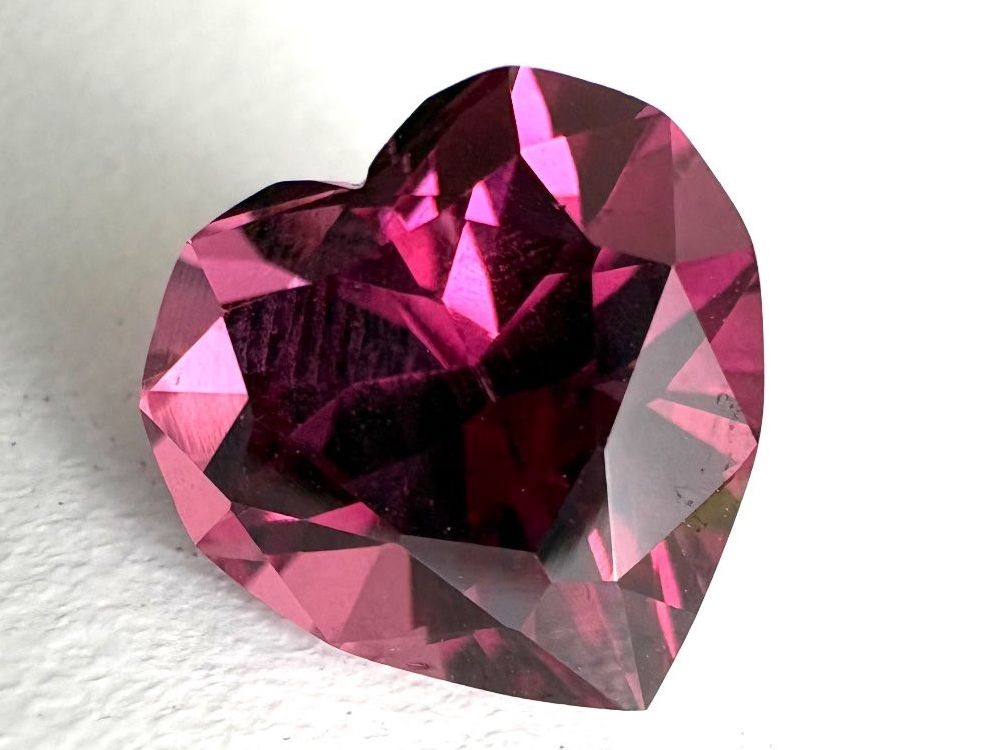 Edelsteine: Vibrant Pink Mahenge Garnet 5.2 ct – Neu (gemäss Beschreibung) aus Schliern b. Köniz von Hiel