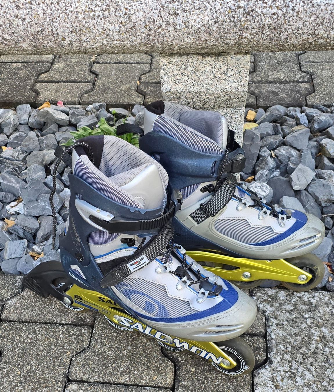 Salomon Pattini in linea & Pattini a rotelle: Salomon Inliner Rollschuhe Gr. 44 – Usato da Honau venduto da Aerdna.Reiem
