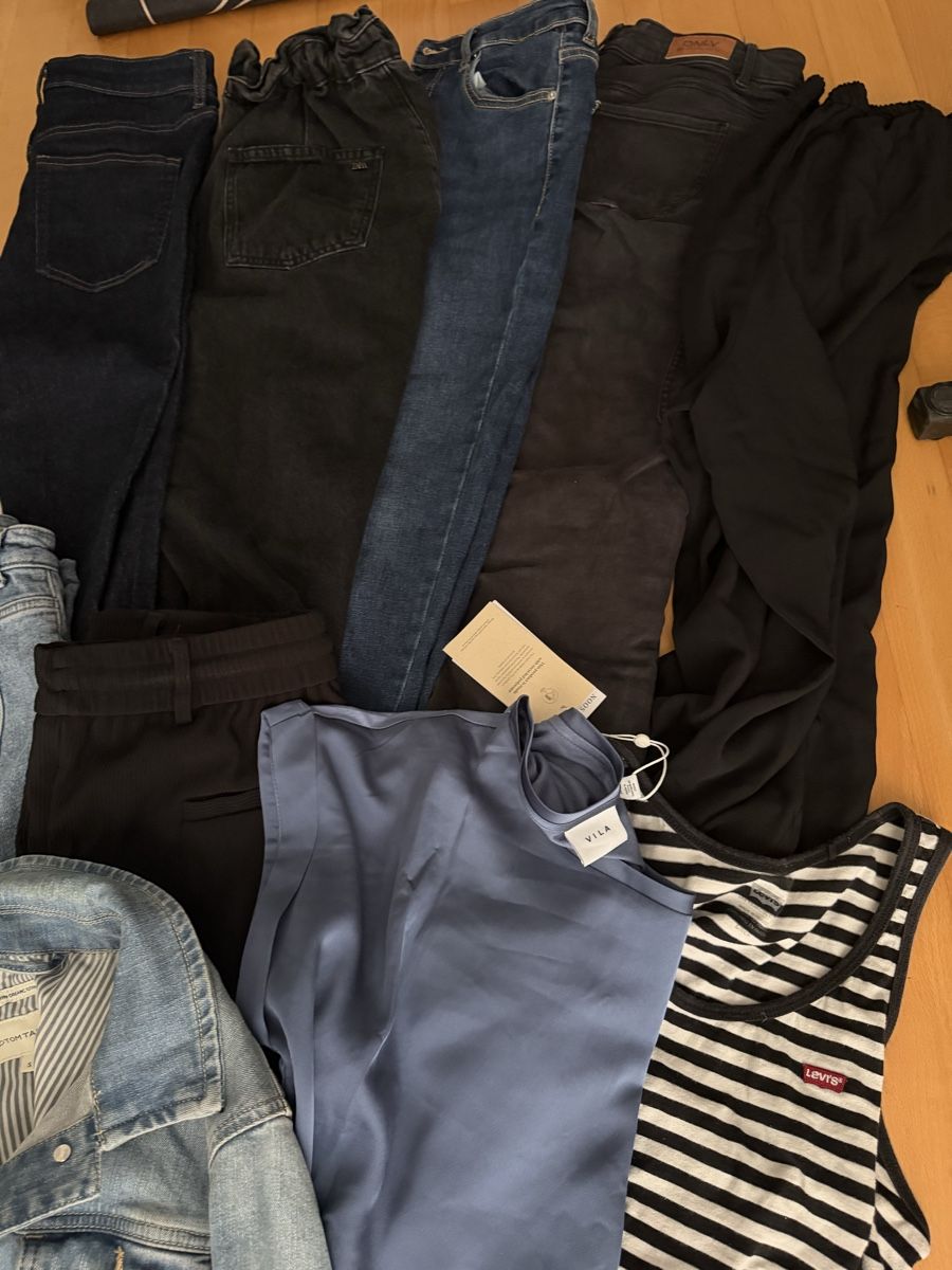 Lotti di vestiti: Damen Kleiderpaket Grösse S/M – Usato da Rapperswil SG venduto da Enjoyhappiness 1