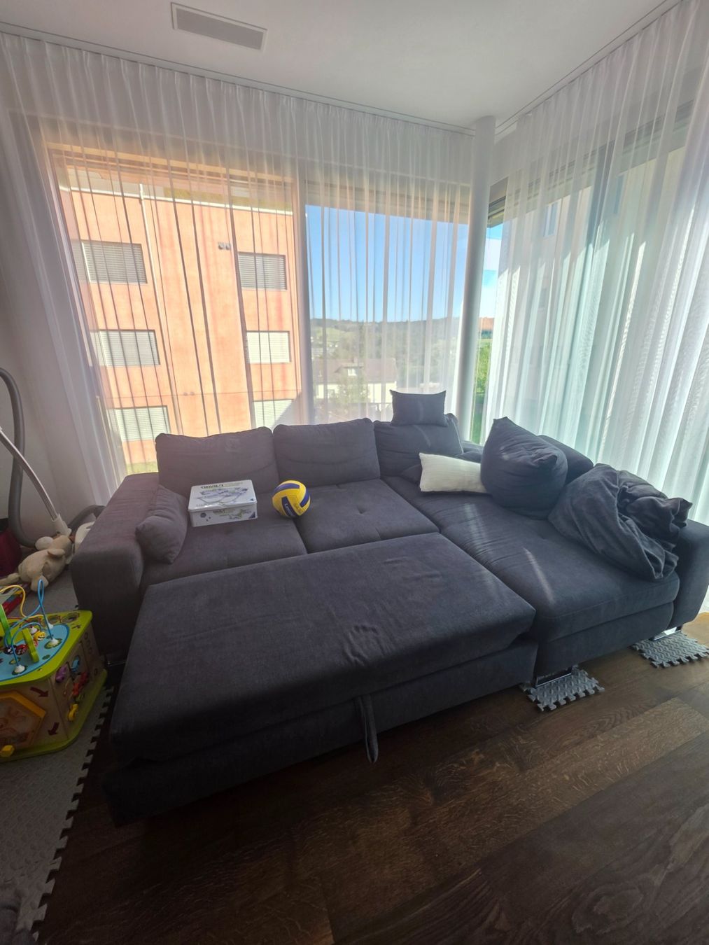 Sofas: ​Gemütliches Ecksofa mit Schlaffunktion und Stauraum – Gebraucht aus St. Gallen von den_2ccx 1
