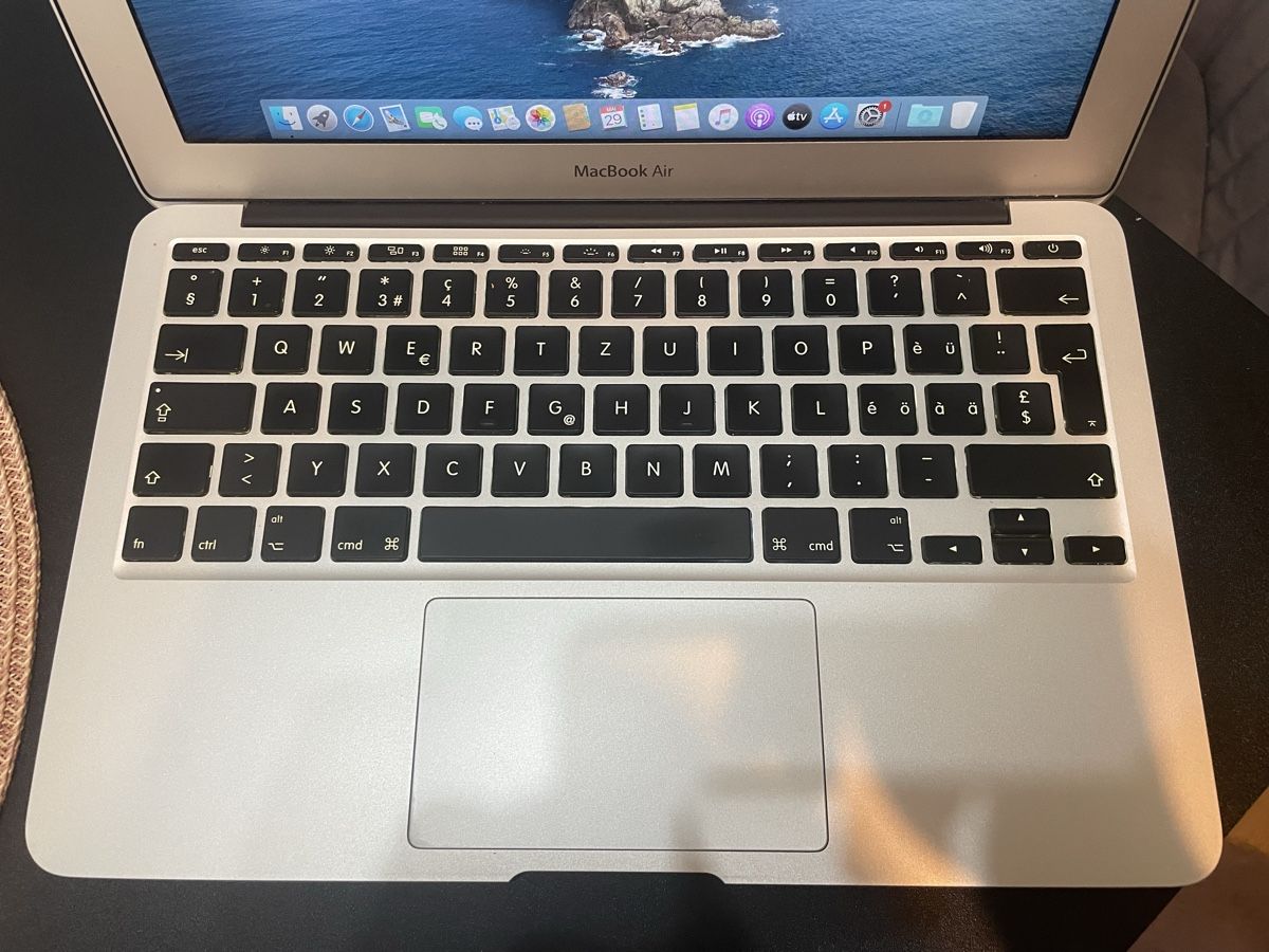 Apple Notebooks: MacBook Air A1465 – Gebraucht aus Wädenswil von dai_2bcv 1