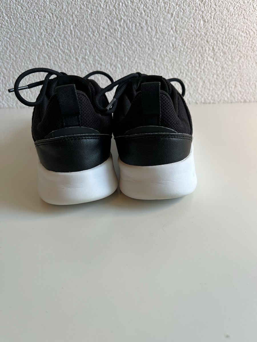 Adidas Scarpe da uomo: Adidas Schuhe 38 2/3 – Usato da Rengg venduto da malika3 2